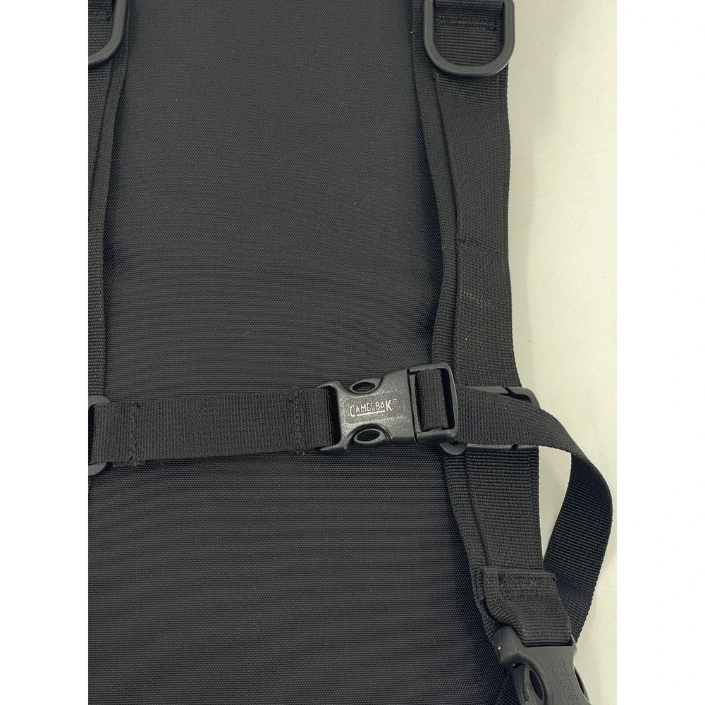 Camelbak Sabre‎ 70 oz Hydration Carrier Black Pack Bag w/ BLADDER